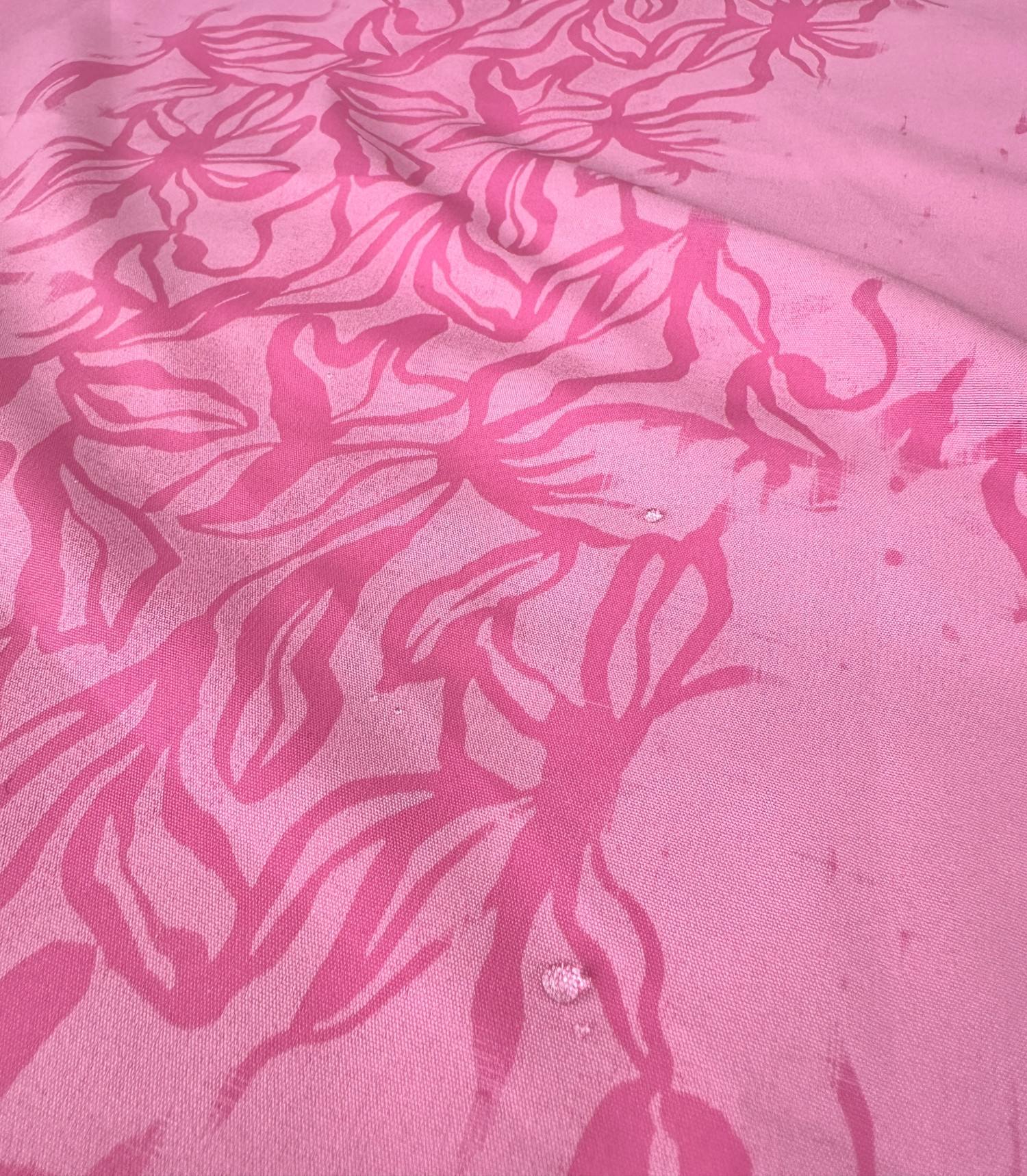 Water-reactive floral fabric   
